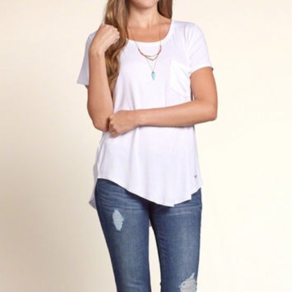 Hollister must-have tee